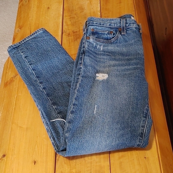 Levi's Denim - Women's Levis Red Tab Distressed Wedgie Straight Leg Jeans